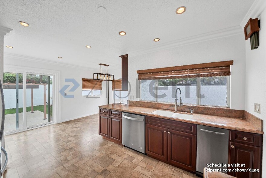 Building Photo - 603 S Mansfield Ave