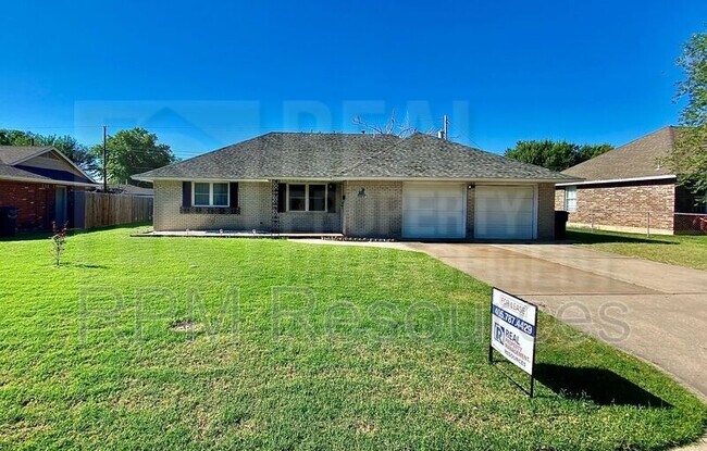 Building Photo - 3024 SW 66th St