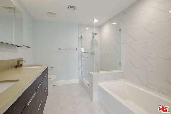 Building Photo - 2939 Leeward Ave
