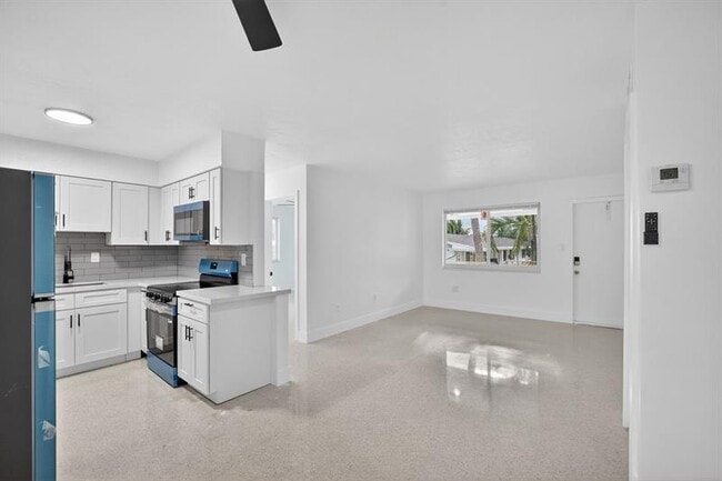 Building Photo - 1821 Middle River Dr