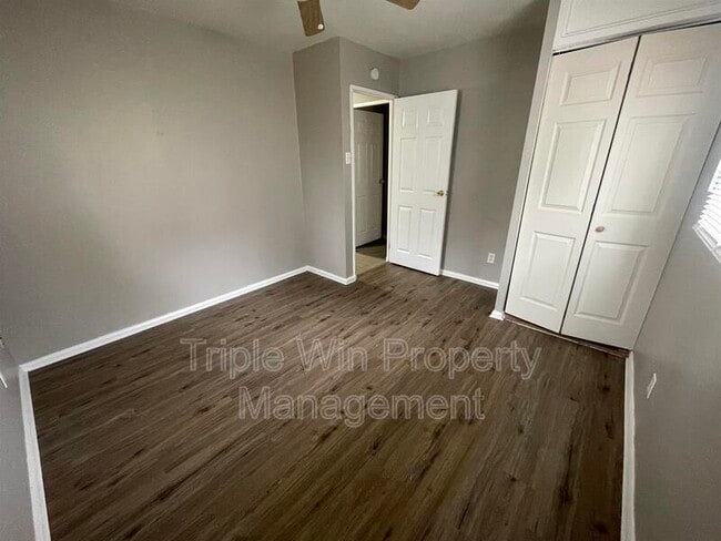 Building Photo - 915 Mullanphy Ln