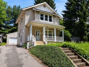 Building Photo - 1826 Hillside Terrace