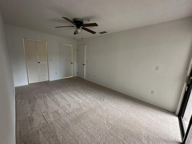 Building Photo - 6002 Laketree Ln