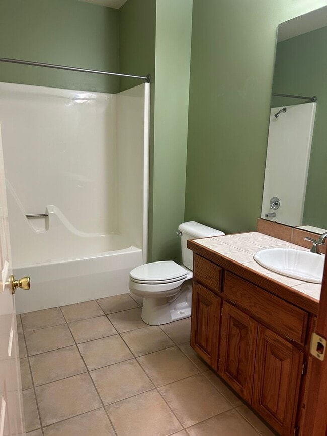 Building Photo - Spacious 3BR/3BA Home in Cave Springs with Pool