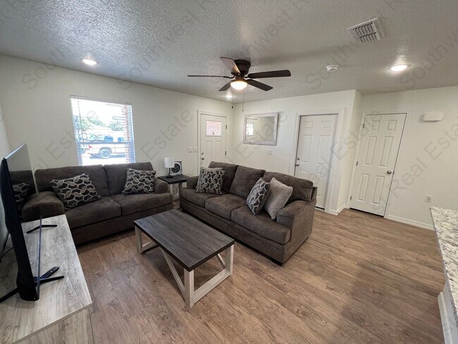 Building Photo - 2131 Bobwhite Ct