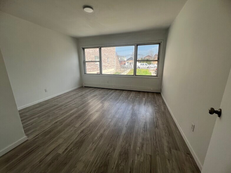 Building Photo - 543 Ellsworth Ave