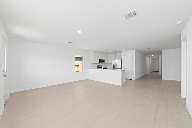 Building Photo - 3028 Huntersville Dr