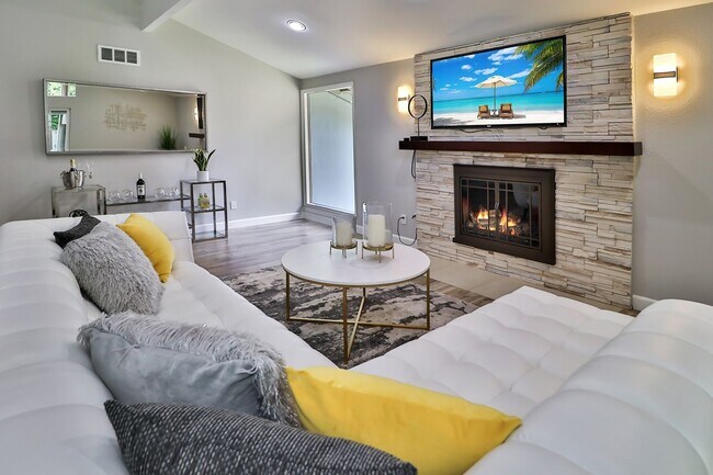 Building Photo - GORGEOUS REMODELED HOME WALKING DISTANCE TO WESTLAKE ELEMENTARY COMING TO THE MARKET SOON!