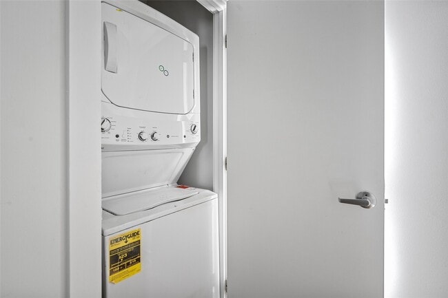 Building Photo - 5712 Winsome Ln