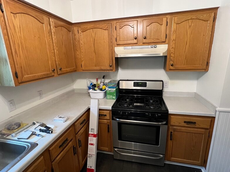 Building Photo - 607 James St NE