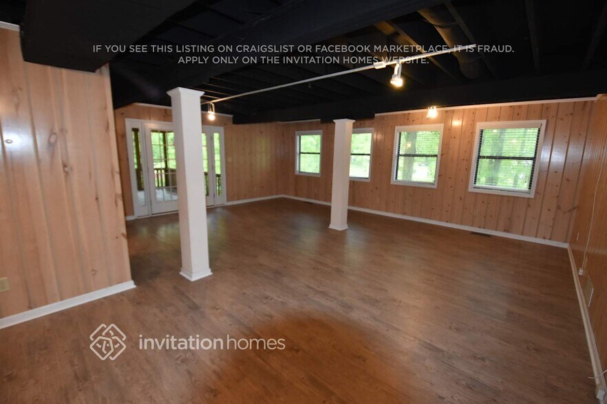 Building Photo - 3427 Hill Ln