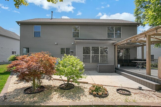 Building Photo - 7961 Pinehill Rd