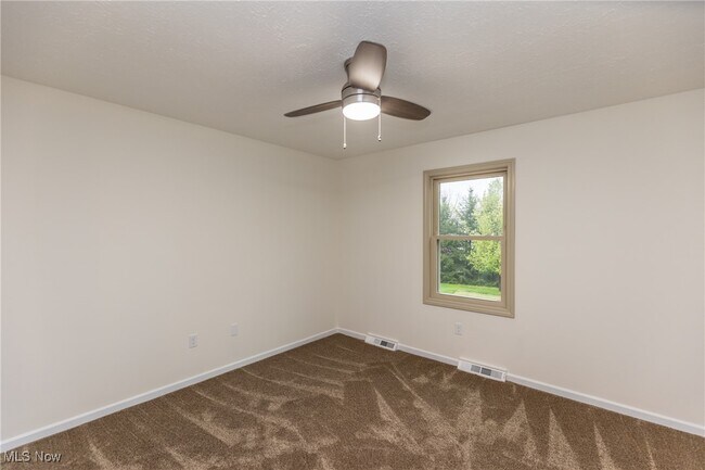 Building Photo - 17016 Greenwood Dr