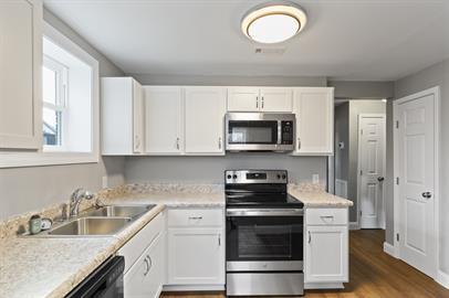 Building Photo - 2 bed 1 bath near downtown Seneca