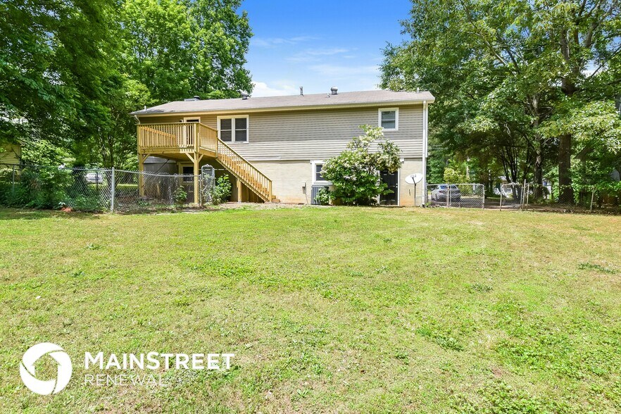 Building Photo - 4705 Jaybird Ln SW