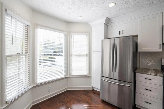 Building Photo - 401 Defoors Landing NW