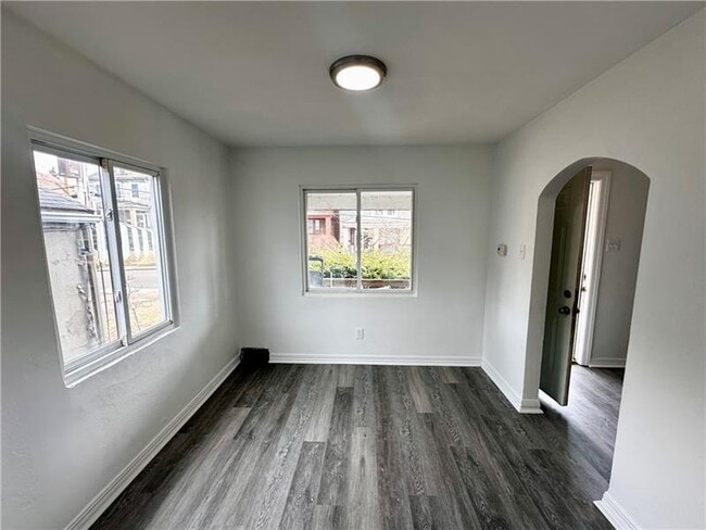 Building Photo - 1410 Fallowfield Ave