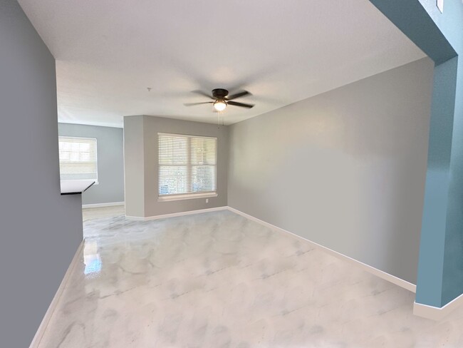 Building Photo - Spacious 1bedroom 1 bath condo in The Quar...