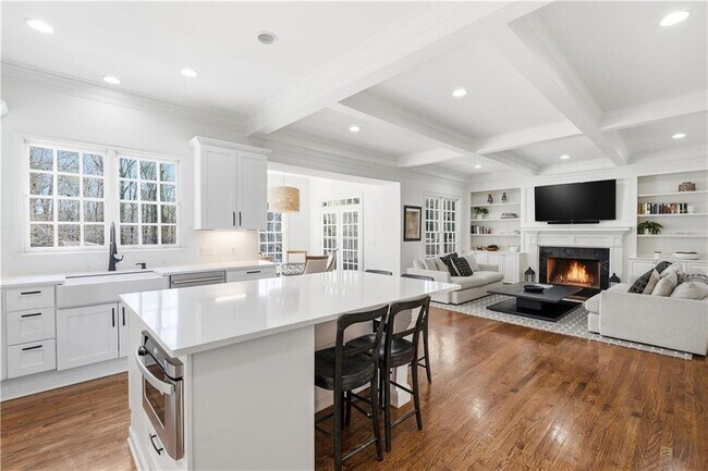 Building Photo - 1124 Moores Mill Rd NW