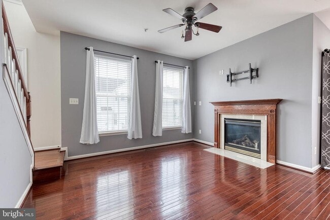 Building Photo - 1942 Glenroths Dr