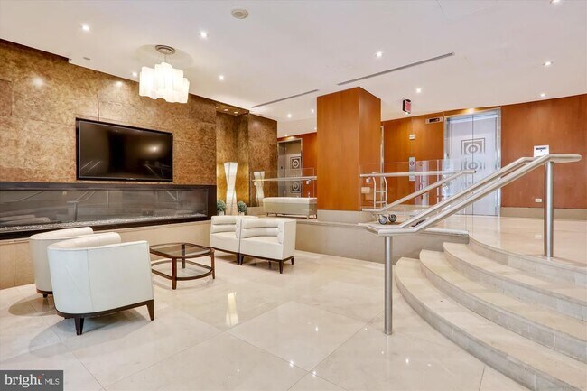 Building Photo - 811 4th St NW