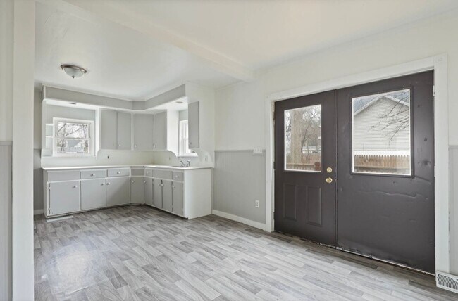 Building Photo - 911 Polk St