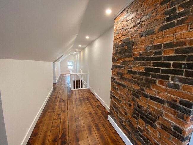 Building Photo - Price Ave 49-51 NCR