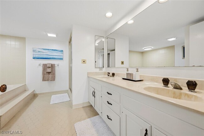 Building Photo - 5601 Turtle Bay Dr