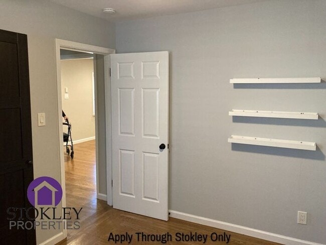 Building Photo - 2438 Upland Dr