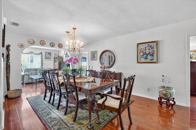 Building Photo - 328 NW 42nd St