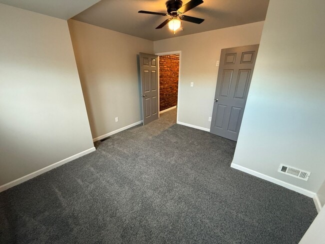 Building Photo - Stunning 3BR / 2BA Rowhome Blending Historic Charm & Modern Living