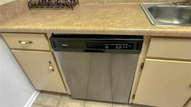 Building Photo - 475 Mount Vernon Hwy NE