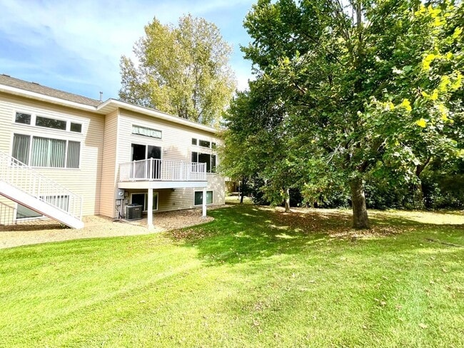 Building Photo - 7414 Bolton Way