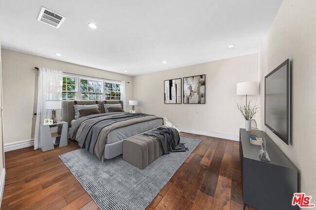 Building Photo - 15401 Brownwood Pl