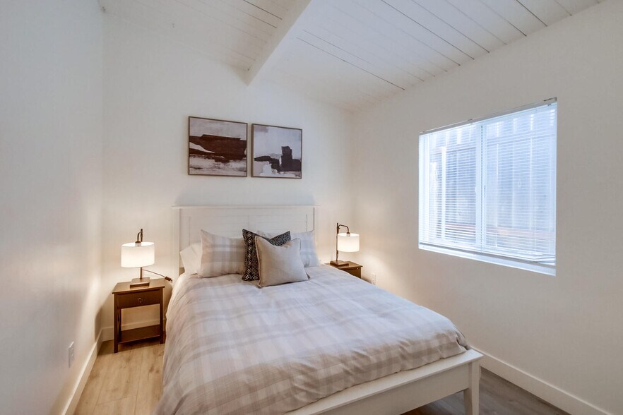 Building Photo - 4114 Fond du Lac Ave