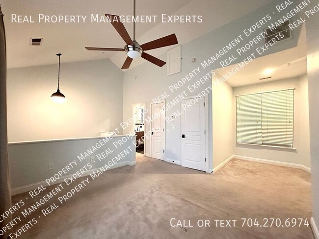 Building Photo - Charming 2BR/2BA Condo in Charlotte!