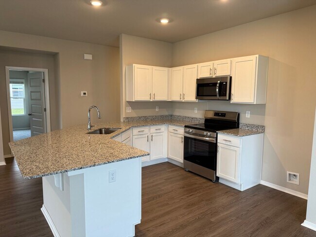 Building Photo - Charming 3-Bed, 2-Bath Home with Open Floo...