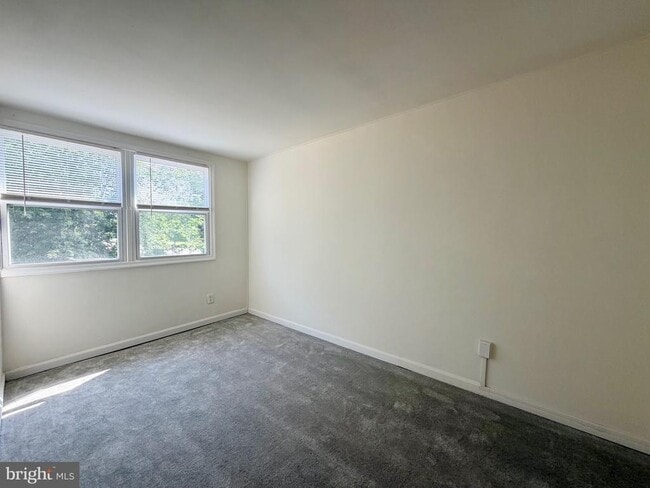 Building Photo - 3219 Bero Rd