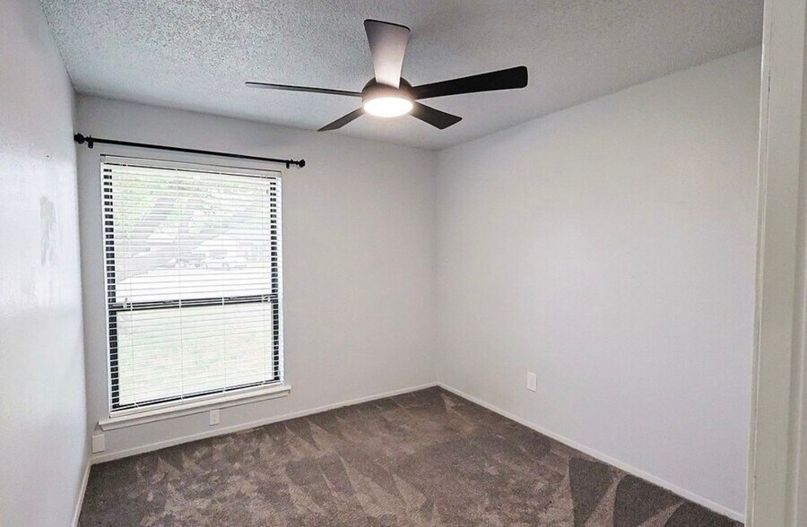 Building Photo - 1710 Bob White Ct