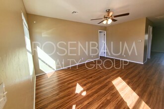 Building Photo - Charming and cozy 2-bedrooms, 2-baths apar...