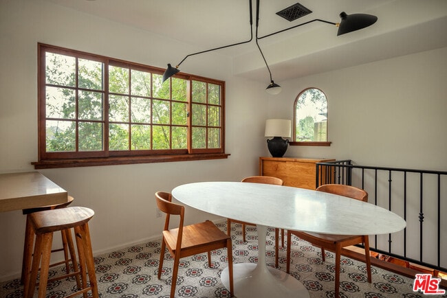 Building Photo - 8515 Ridpath Dr