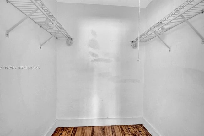 Building Photo - 15010 NE 7th Ave