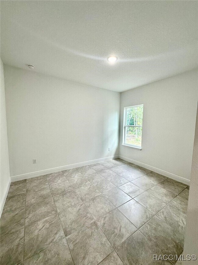 Building Photo - 1014 W Citrus Springs Blvd