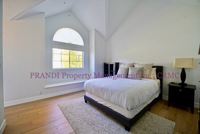 Building Photo - 134 Ignacio Valley Cir