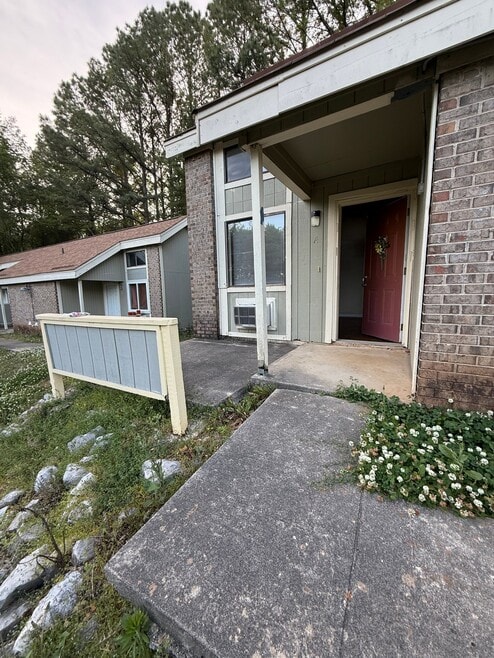 Building Photo - 1419 Ascent Trail NW