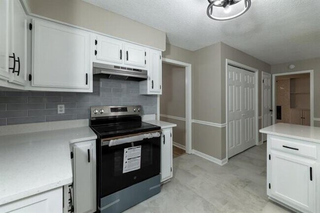 Building Photo - 9102 Valkrie Ln