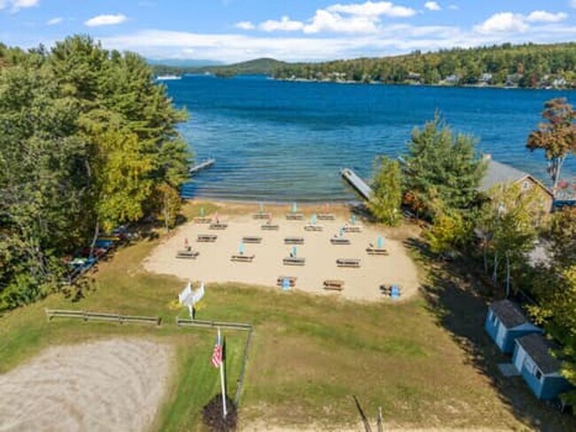 Building Photo - Spacious & Comfortable 4 Bedroom House - C...