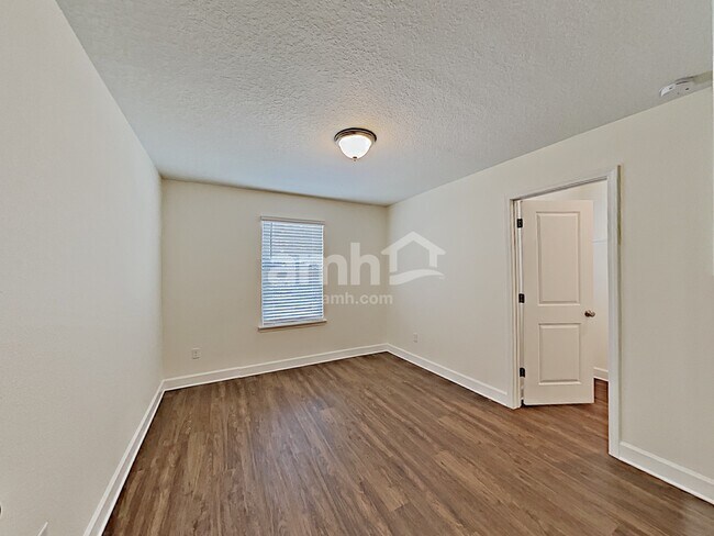 Building Photo - 8601 Highfield Ave