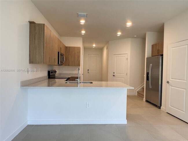 Building Photo - 178 NE 14th St