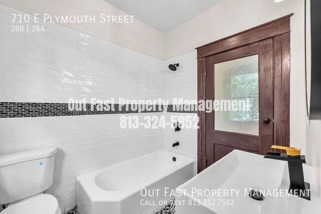 Building Photo - 710 E Plymouth St